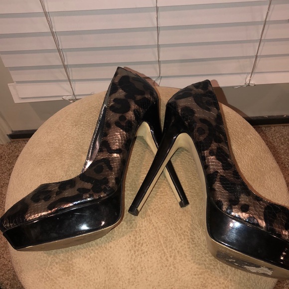 🚂Metallic leopard platform heels - Picture 5 of 7